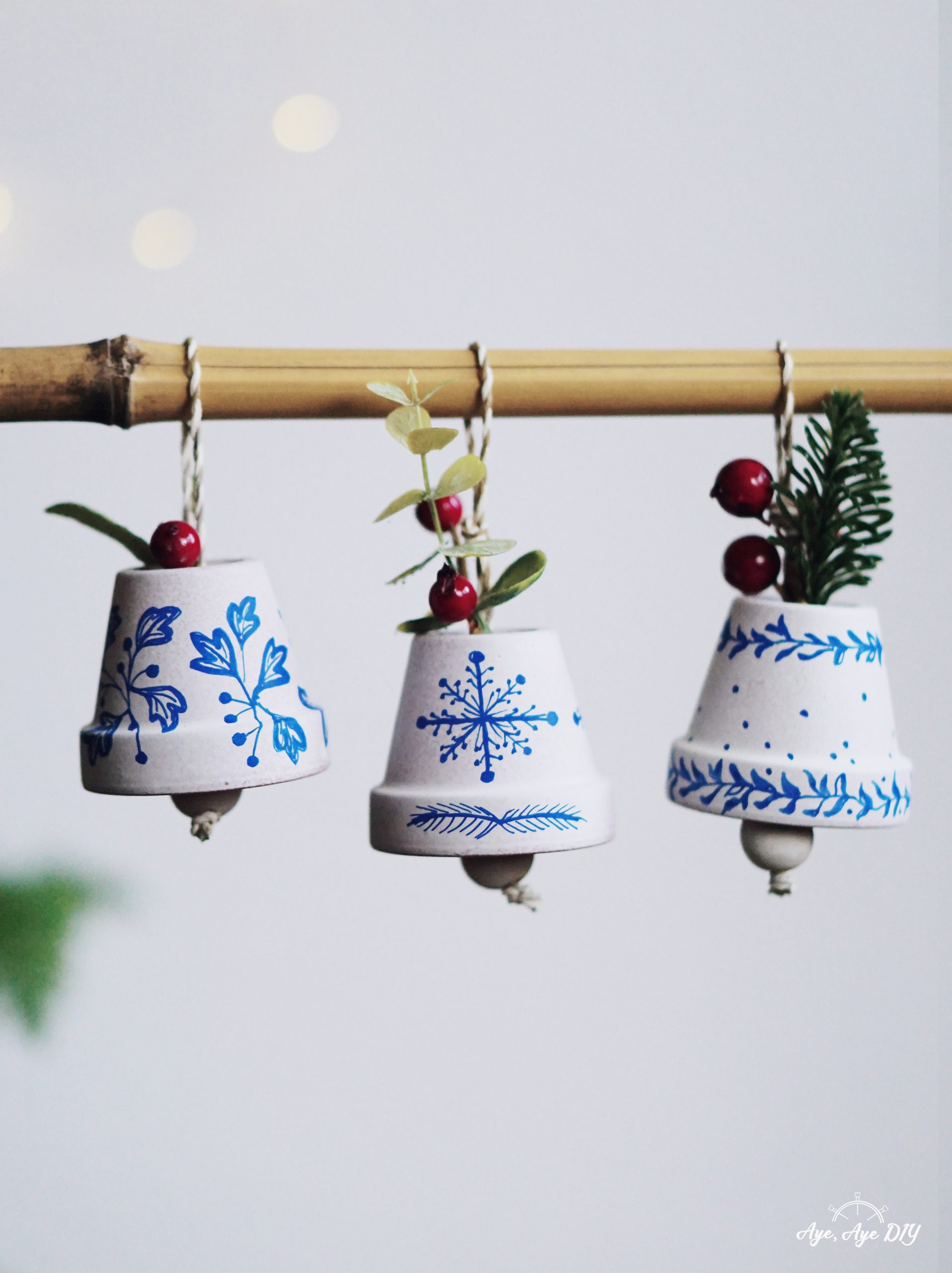 Baumschmuck basteln Glocke aus Tontopf upcyclen Aye, Aye DIY