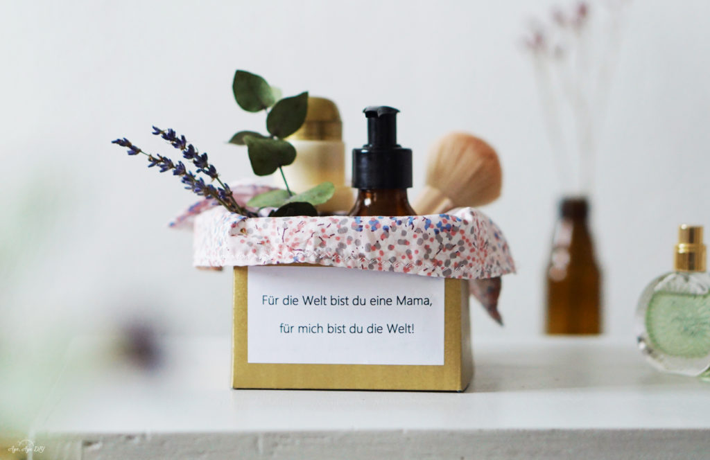 Schachtel basteln einfach: DIY Geschenkbox mit Muttertag Spruch