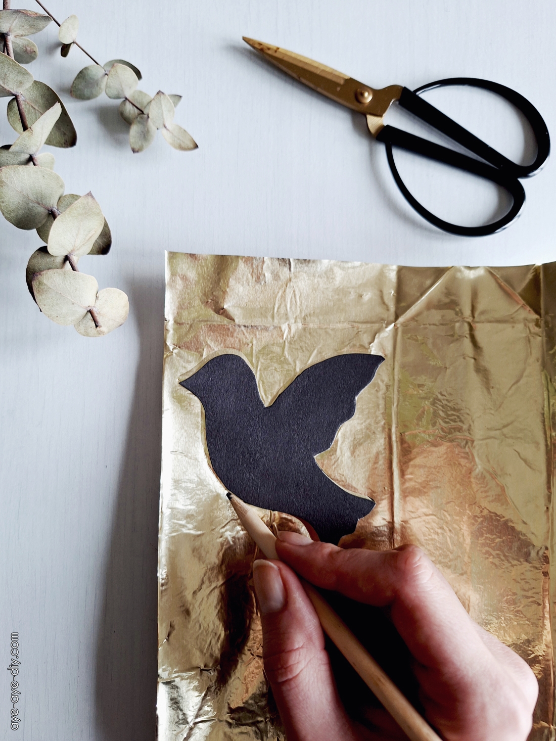 Friedenstaube Vorlage zum einfachen Basteln & Ausdrucken