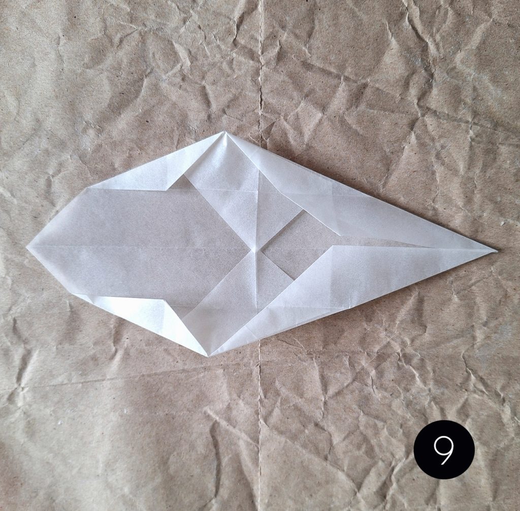 Origami Stern basteln für Fenster: Schritt 9
