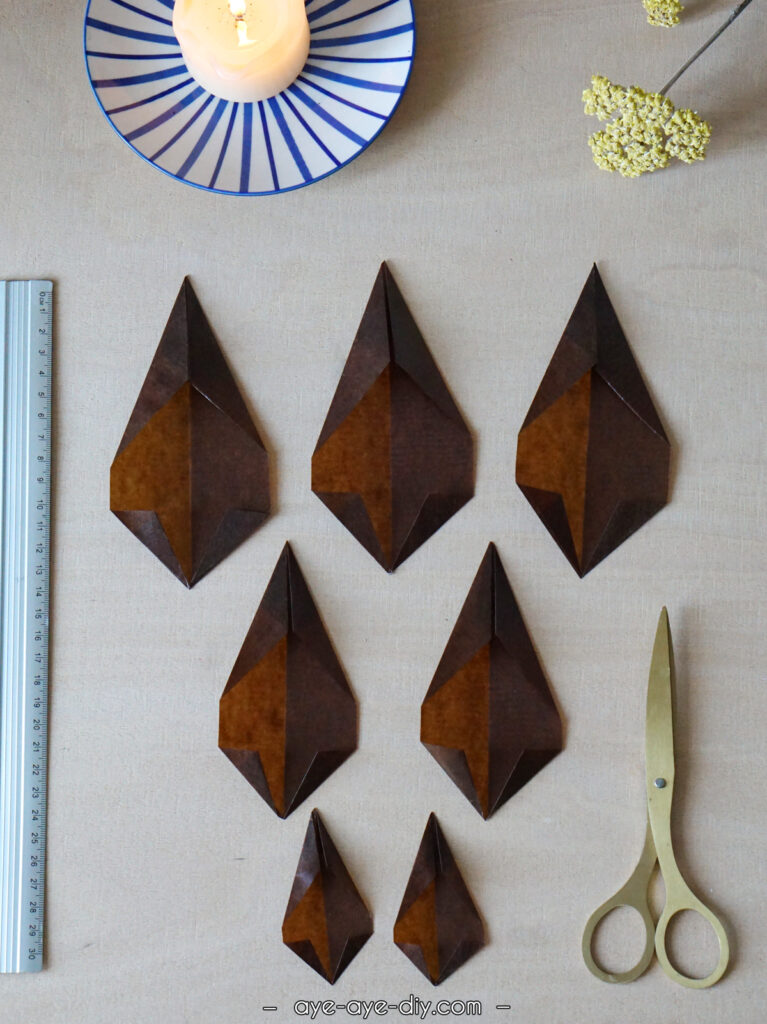 Fertige Origami Ahornblätter Übersicht groß und klein